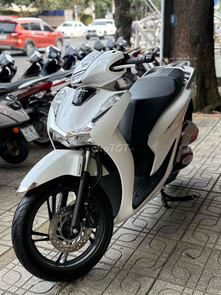 SH 2023 cọp trum mền 2k km mơi keng. Mua bán Xe máy tại Thành phố Buôn Ma Thuột Đắk Lắk được đăng bởi Ngô quốc Việt  hình 5