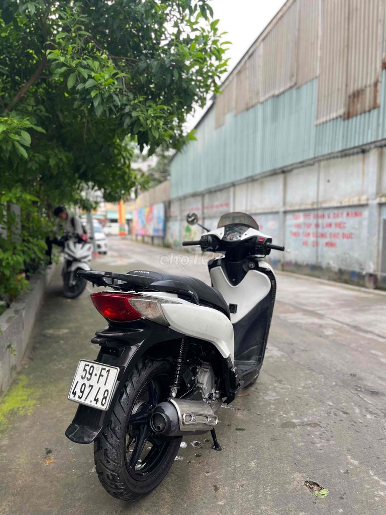 dylan úp sh. Mua bán Xe máy tại Quận 6 Tp Hồ Chí Minh được đăng bởi Tuấn hình 4