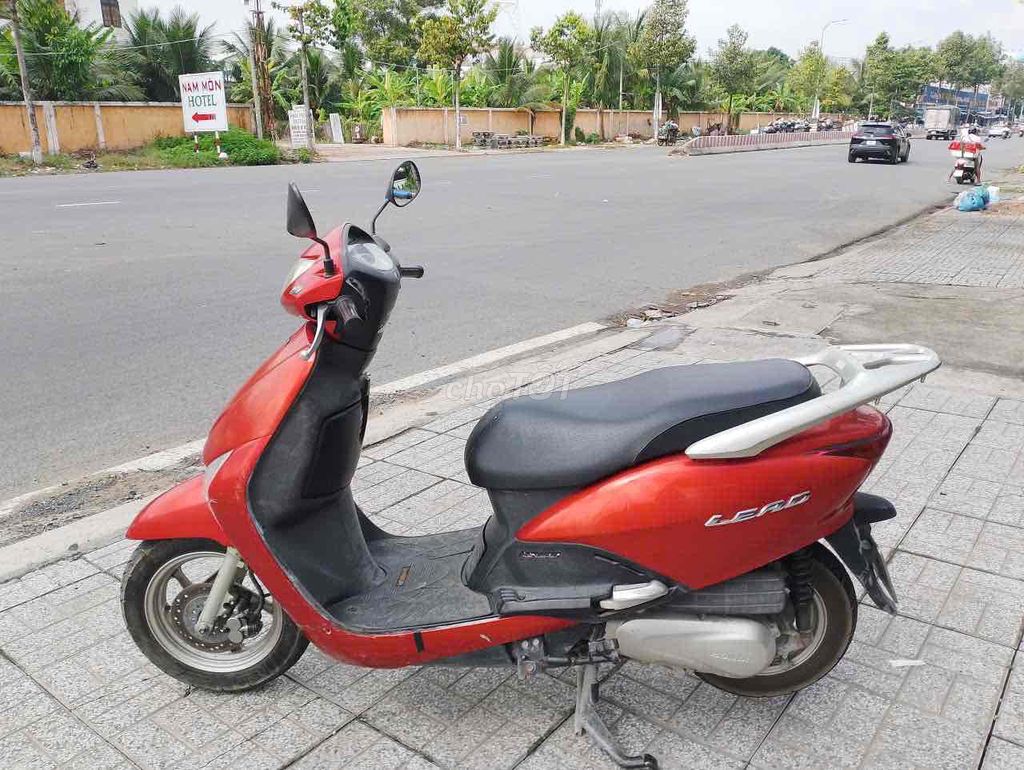 Honda Lead màu Đỏ. Mua bán Xe máy tại Quận Ninh Kiều Cần Thơ được đăng bởi đầy cửa hàng cầu hưng lợi nk cần thơ hình 2