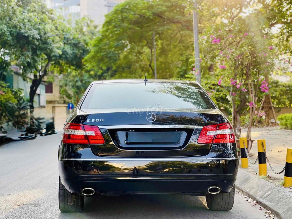 Mercedes E300 sx 2009 màu đen đẹp hiếm có. Mua bán Ô tô tại Quận Cầu Giấy Hà Nội được đăng bởi Cao Quý hình 4