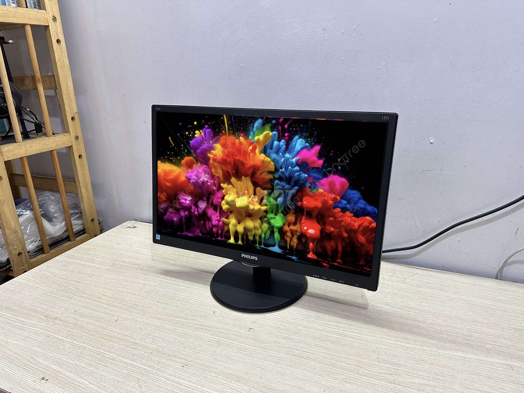 Thêm bé màn Philips 22" 900k đẹp tuyệt đây ace