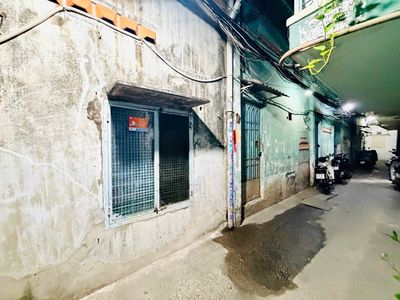 Khan hiếm P.25 bán đất tặng nhà C4 42m2 ngang 6m ngay ĐH Ngoại Thương