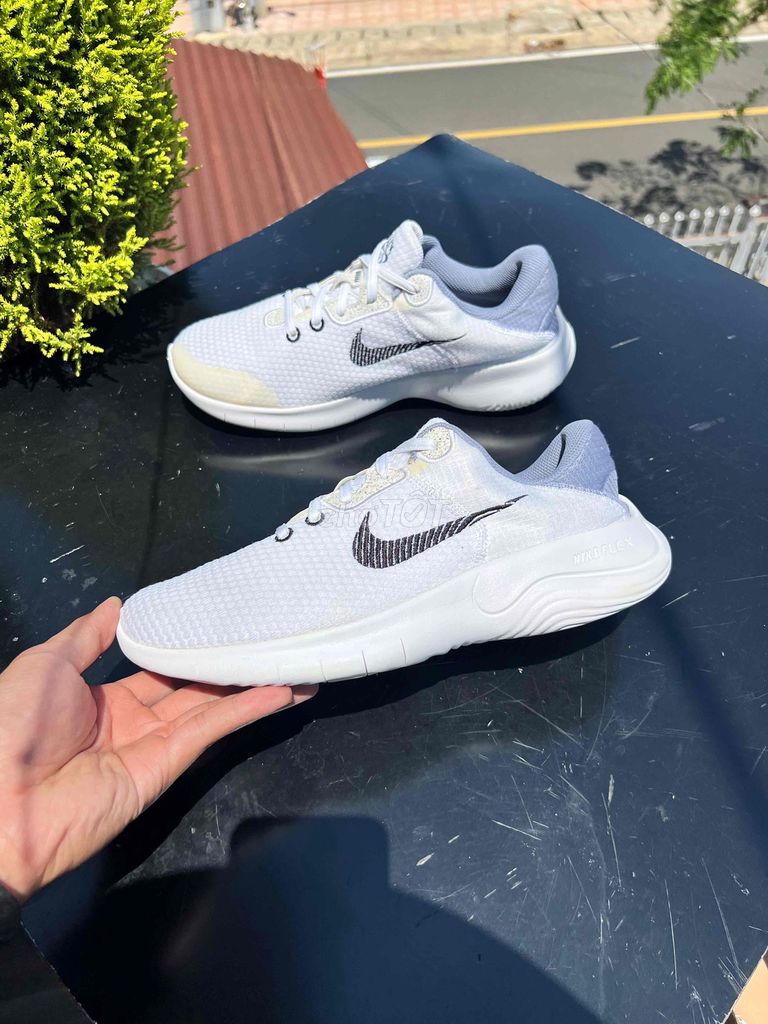 Giày chạy bộ Nike Free Running - Size 40-41. Mua bán Giày dép tại Quận Bình Thuỷ Cần Thơ được đăng bởi Giày Si chính hãng nhập Thái trực tiếp  hình 1