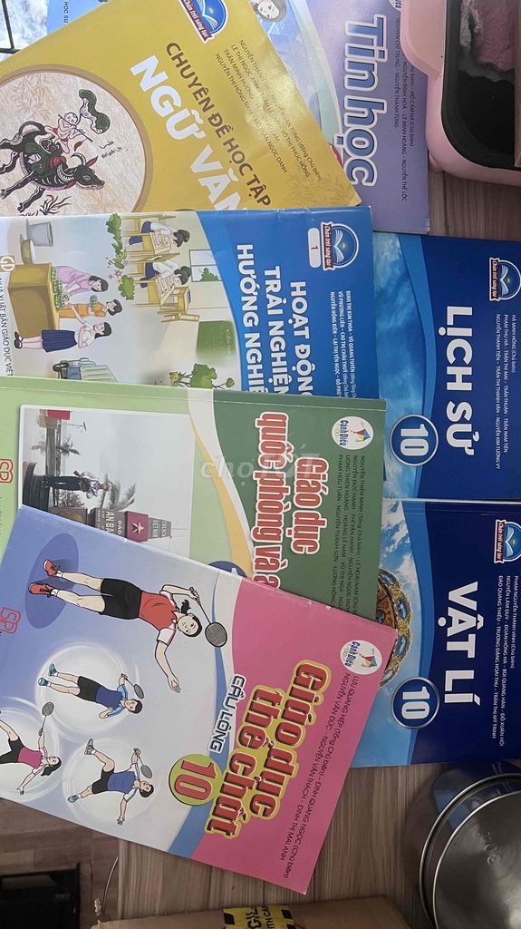 Sách giáo khoa lớp 10