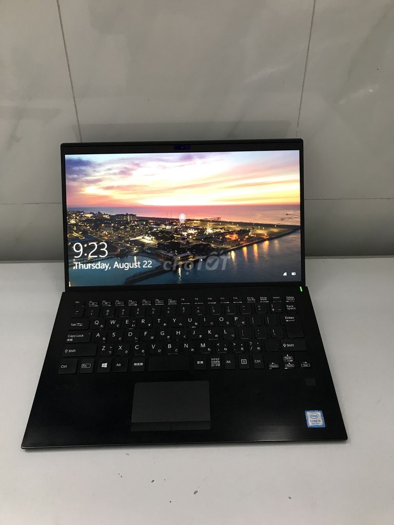 Sony Vaio i5-8250/8G/SSD 256G 14"FHD 0.9Kg