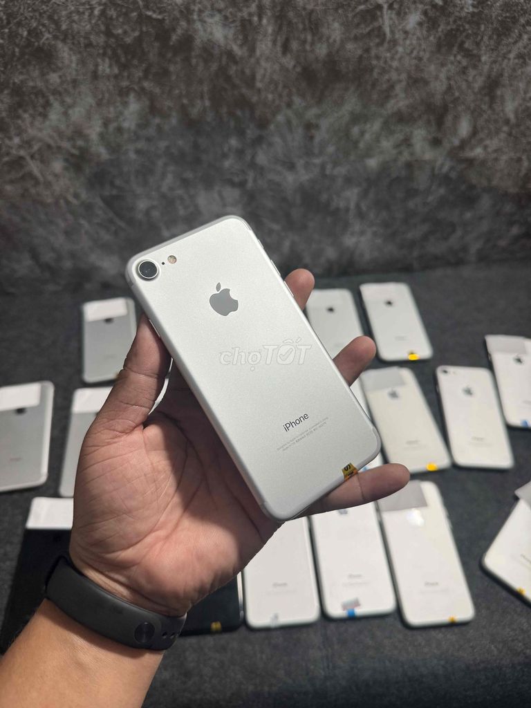 Apple iPhone 7G 32/128g có bán sỉ SL. Mua bán Điện thoại tại Thị xã Bến Cát Bình Dương được đăng bởi Ti Ti Store hình 1