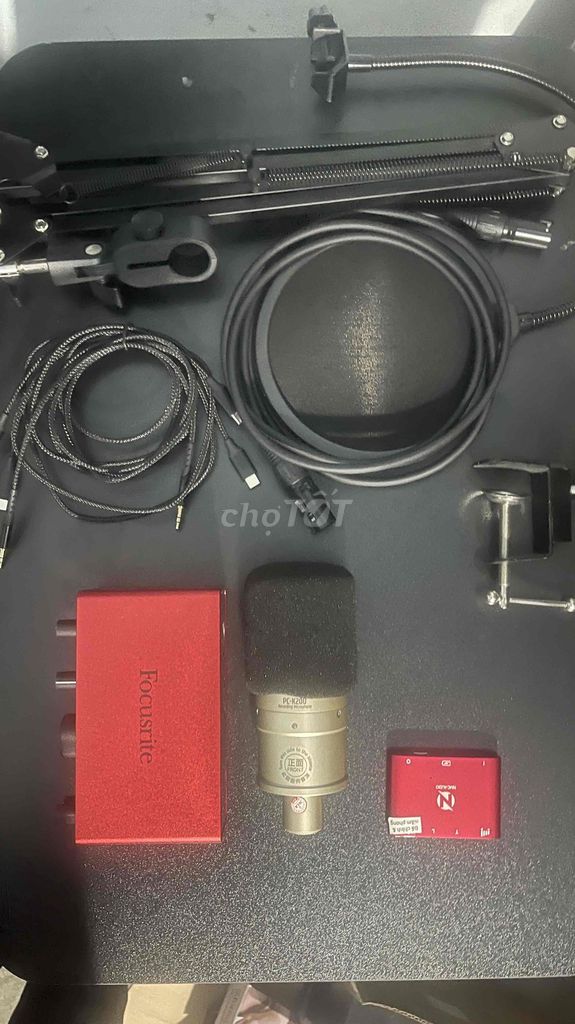 Thiết bị thu âm Focusrite Solo Gen 4 Đỏ. Mua bán Nhạc cụ tại Thị xã An Nhơn Bình Định được đăng bởi Heo Sup hình 1