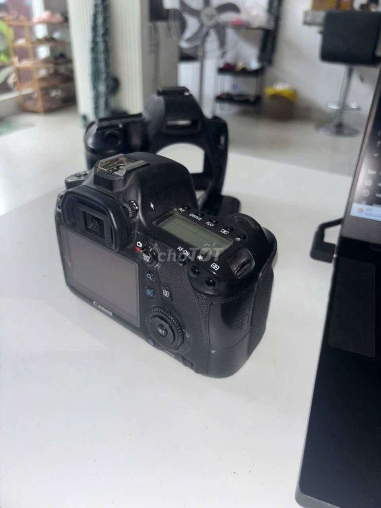 Máy ảnh Canon EOS 6D Đen KÈM LESN 50 STM. Mua bán Máy ảnh, Máy quay tại Huyện Đức Linh Bình Thuận được đăng bởi TA SAY KO PHẢI VÌ MEN hình 1