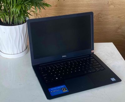 Laptop Dell Vostro 8250U 8GB SSD 256GB
