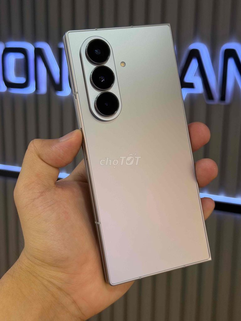 Samsung Galaxy Z Fold7 512GB Xám Titan. Mua bán Điện thoại tại Quận 3 Tp Hồ Chí Minh được đăng bởi Phone2Hand hình 1