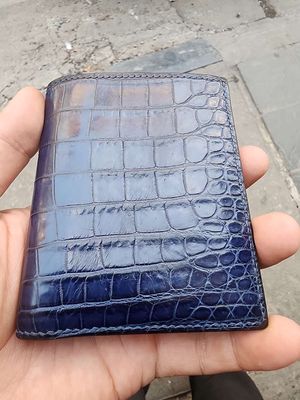 Ví da cá sấu hand made da nhập khẩu mới 95%. Mua bán Túi xách tại Quận Hai Bà Trưng Hà Nội được đăng bởi Thanh Lý Cầm Đồ Hà Nội