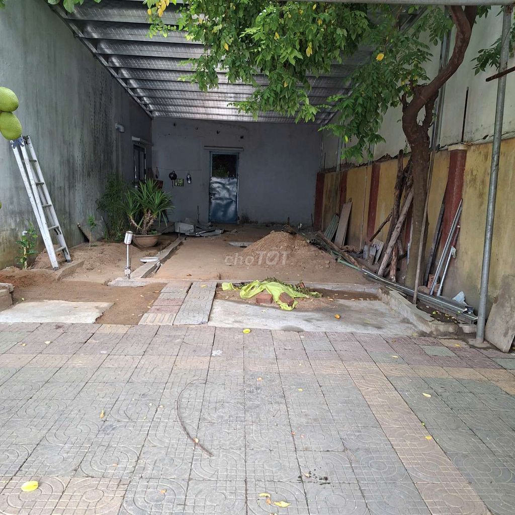 Nhà cấp 4 thông suốt 100m2 mặt tiền xuân thủy
