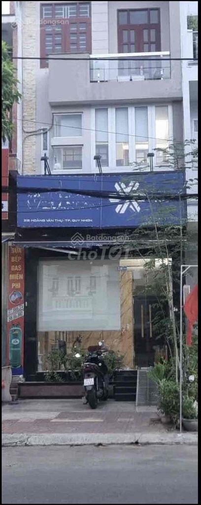 Nhà mặt tiền đường rộng 20m Nhà mặt tiền đường rộng 20m
