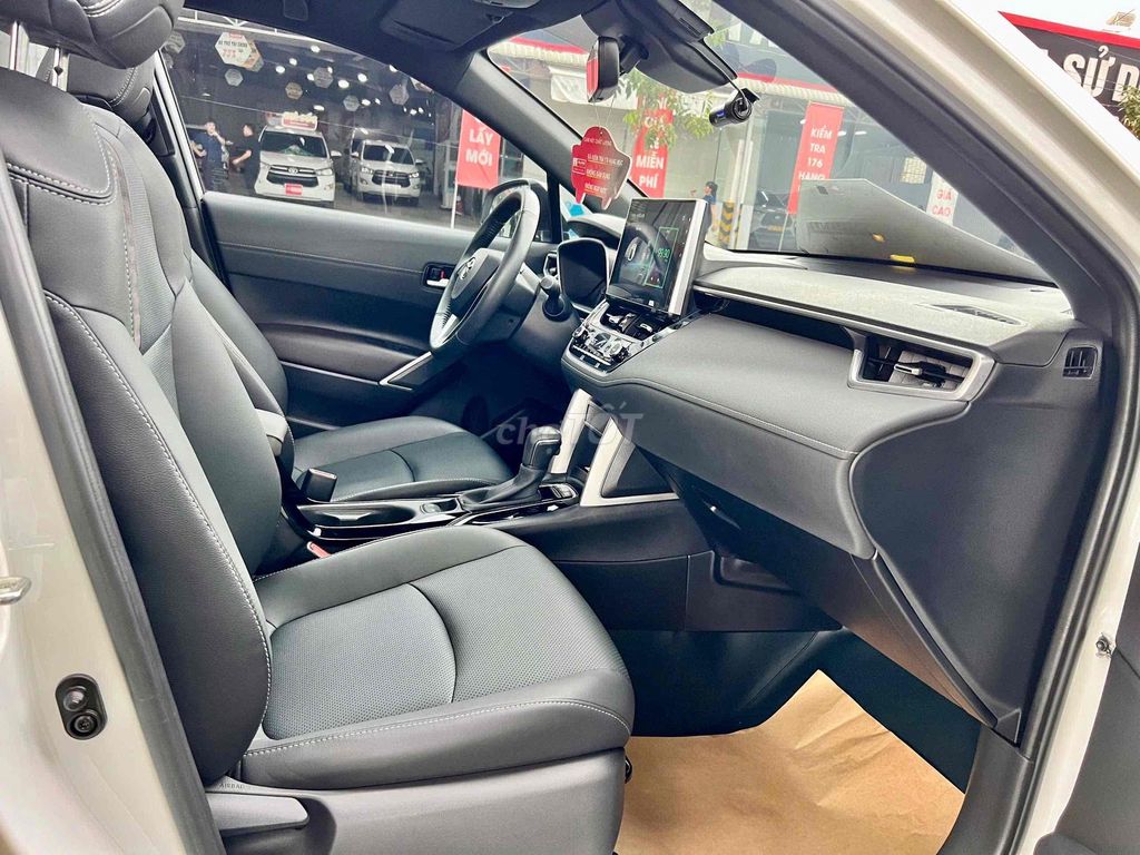 BÁN CROSS XĂNG ĐIỆN 2024 XE ĐI GIA ĐÌNH NHƯ MỚI. Mua bán Ô tô tại Thành phố Thủ Đức Tp Hồ Chí Minh được đăng bởi Thuỳ Vũ Toyota Đông Sài Gòn hình 10