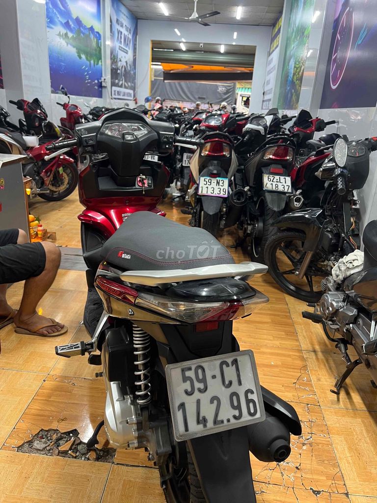 Honda Air Blade Thai FI 2009 Красный