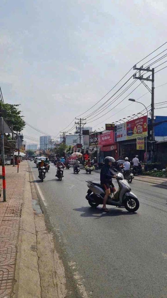 Bán MT kinh doanh lớn, ngang 8m x22m,6T, Nguyễn Văn Tăng, Tp. Thủ Đức.