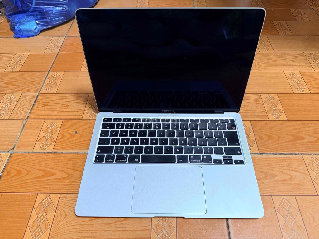Apple Macbook Air M1 8GB/512GB Bạc nguyên zin. Mua bán Laptop tại Quận 6 Tp Hồ Chí Minh được đăng bởi Ryan Huynh hình 1