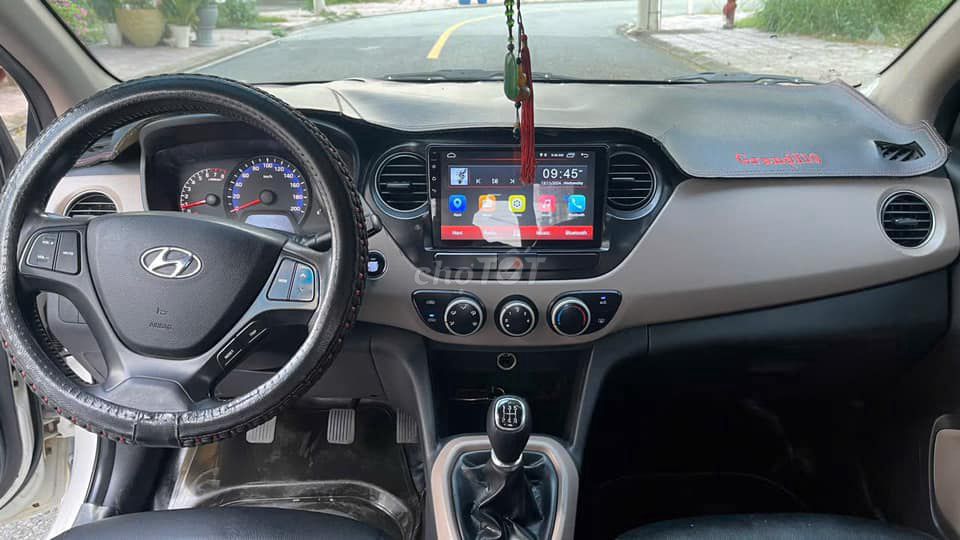 Hyundai i10 Sedan MT bản đủ ĐKi 2017 màu trắng. Mua bán Ô tô tại Quận 12 Tp Hồ Chí Minh được đăng bởi Xuân Trường hình 3