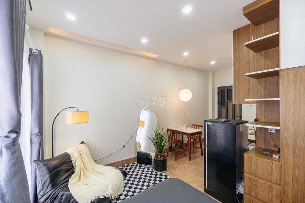 STUDIO BAN CÔNG FULL NỘI THẤT GẦN SÂN BAY