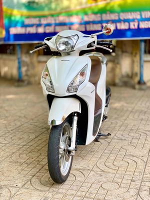 Honda Vision 2017 màu Trắng