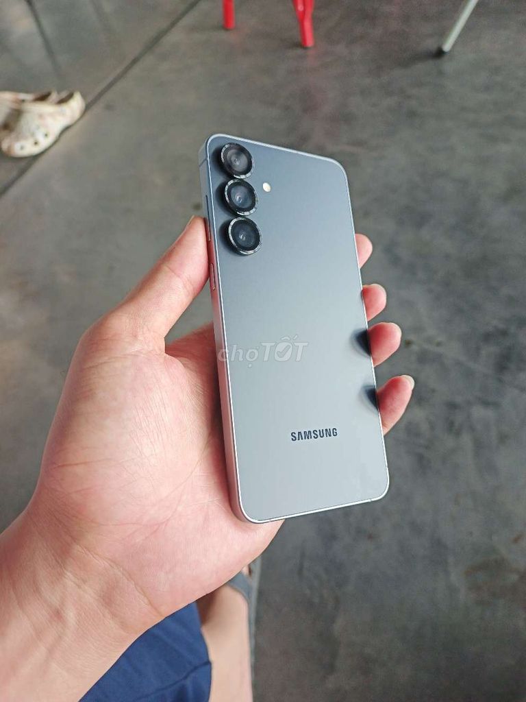 Samsung Galaxy S25 FE 128GB Xám. Mua bán Điện thoại tại Thành phố Dĩ An Bình Dương được đăng bởi VÕ ĐỨC TRỌNG hình 1