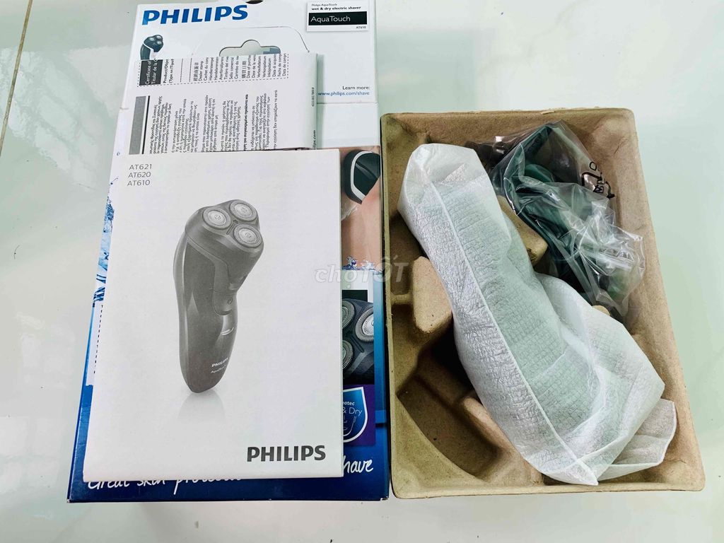 MÁY CẠO RÂU PHILIPS AT610