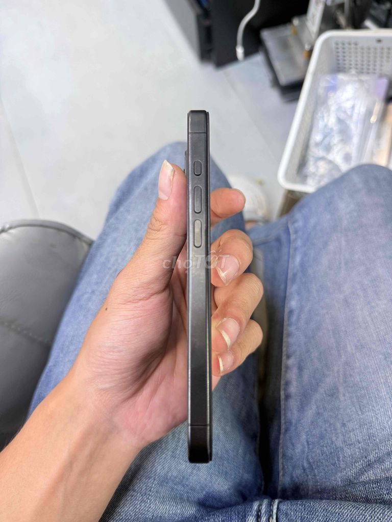 Apple iPhone 15 Pro 256GB Đen. Mua bán Điện thoại tại Thành phố Thủ Đức Tp Hồ Chí Minh được đăng bởi VuLuong hình 1