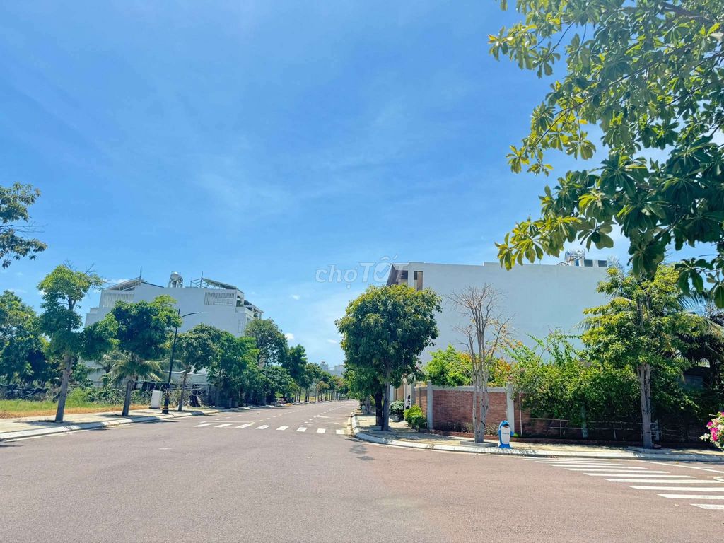 2 lô thành 1. bán lô góc đất đại phú gia. siêu đẹp. lh: *** 2 lô thành 1. bán lô góc đất đại phú gia. siêu đẹp. lh: ***