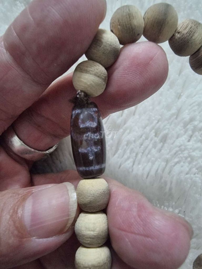 Vòng tay Trầm Hương thiên nhiên mix Dzi Tây Tạng. Mua bán Phụ kiện thời trang khác tại Quận Tân Bình Tp Hồ Chí Minh được đăng bởi Hoàng Sang Swiss hình 1