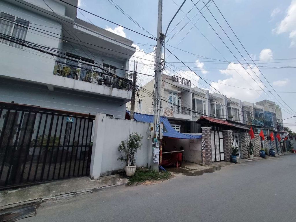 Nhà mặt tiền kinh doanh đường Tân An, gần ngã tư Bình Thung, 219 Dĩ An