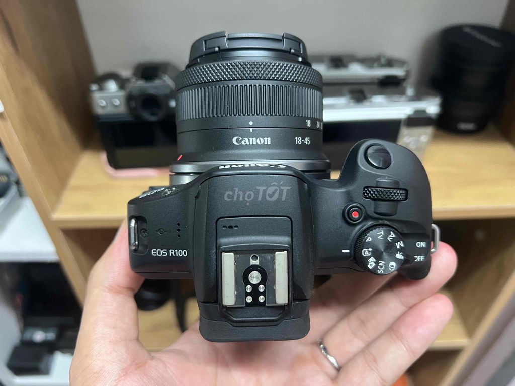 Máy ảnh Canon R100. Mua bán Máy ảnh, Máy quay tại Quận Phú Nhuận Tp Hồ Chí Minh được đăng bởi Huy Hoàng  hình 1