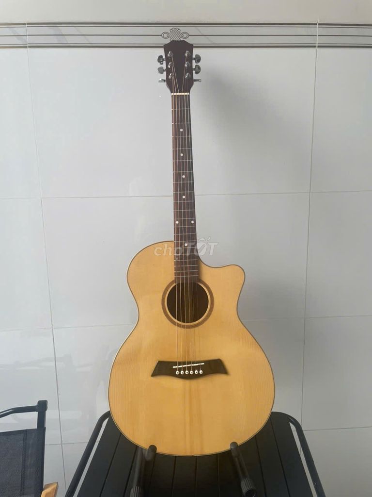 Đàn guitar Tân nhạc Vàng gỗ Mới. Mua bán Nhạc cụ tại Huyện Hòa Thành Tây Ninh được đăng bởi Nguyễn Thảo Châu hình 1