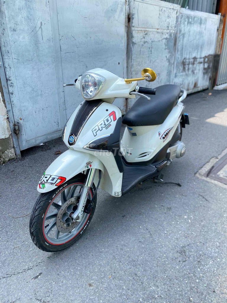 Piaggio Liberty 3vie 2012 белый, полный пакет документов