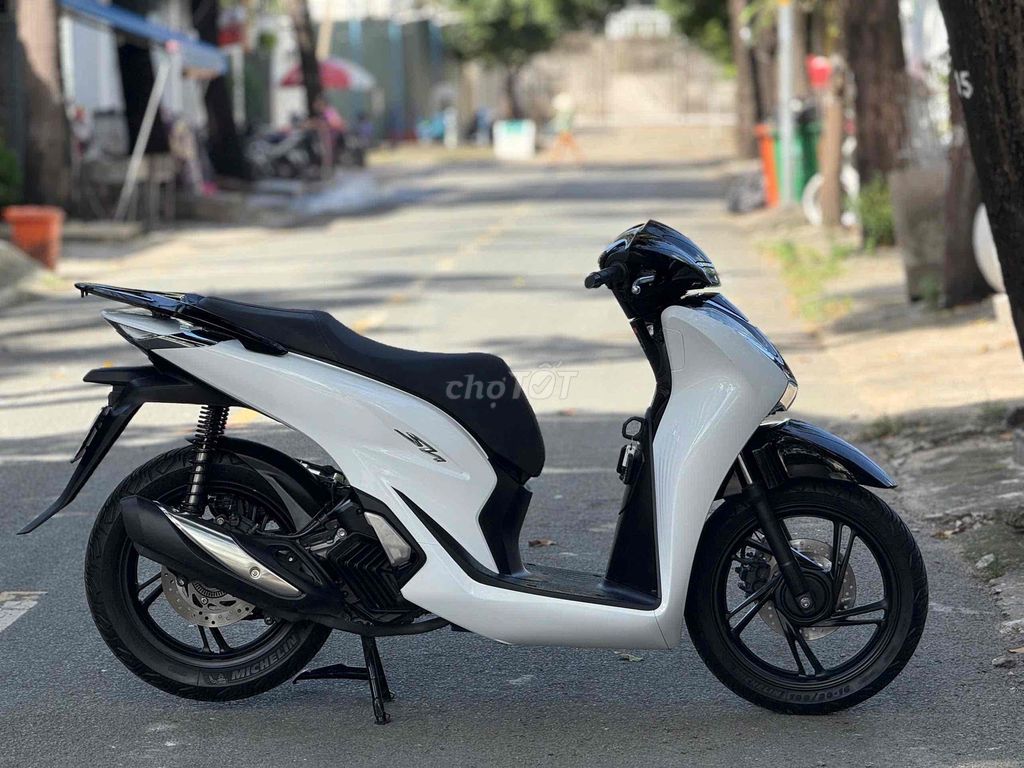SH 125i ABS 2020 TRẮNG ĐEN BSTP. Mua bán Xe máy tại Thành phố Thủ Đức Tp Hồ Chí Minh được đăng bởi Vũ Vũ hình 6