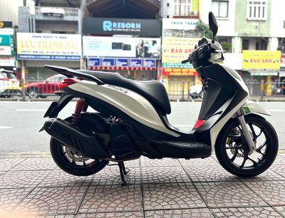 Xe Piaggio Medley 125 màu trắng đen. Mua bán Xe máy tại Quận Phú Nhuận Tp Hồ Chí Minh được đăng bởi Cửa hàng xe máy Hoàng Dũng