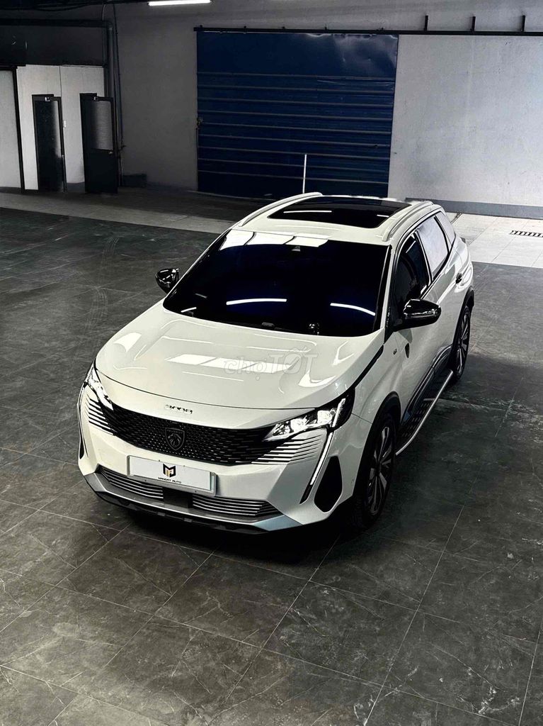Peugeot 3008 GT белый 5-местный SUV