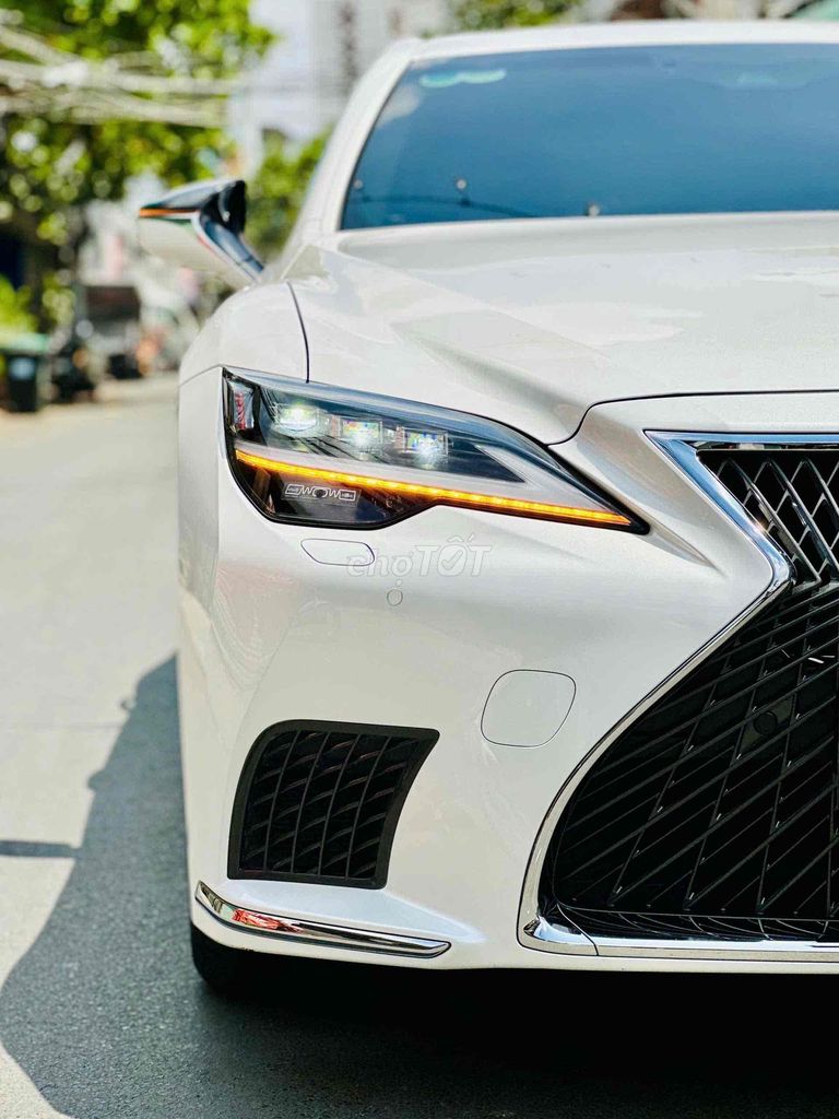 Lexus LS 500 odo mới 17.000km model 2024. Mua bán Ô tô tại Quận 8 Tp Hồ Chí Minh được đăng bởi Hồng Phúc hình 15
