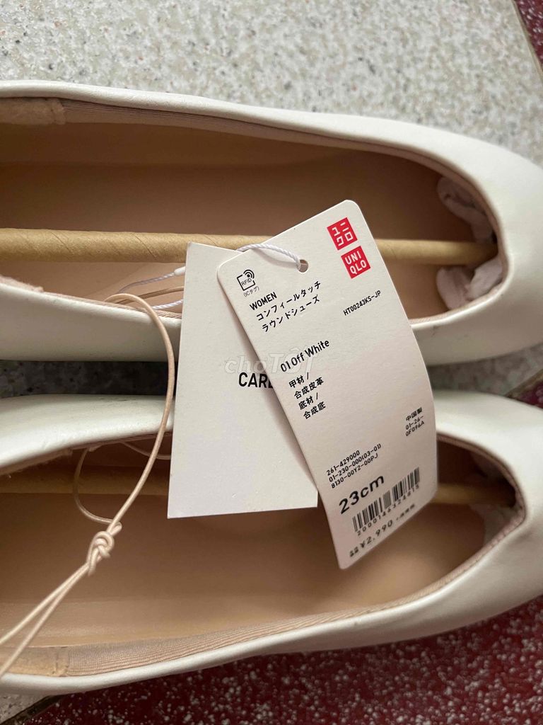 giày búp bê nữ của Uniqlo size 36,5