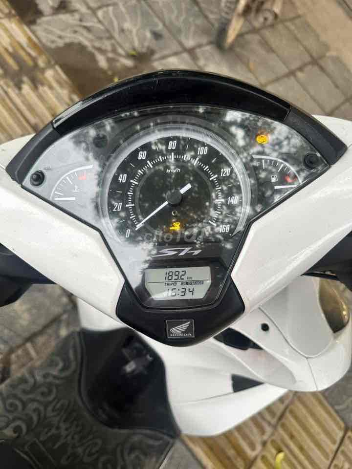 SH ĐEN TRẮNG ĐỜI 2017 ĐK 2018 150i ABS. Mua bán Xe máy tại Huyện Gia Lâm Hà Nội được đăng bởi Phi Hùng Nguyễn hình 5