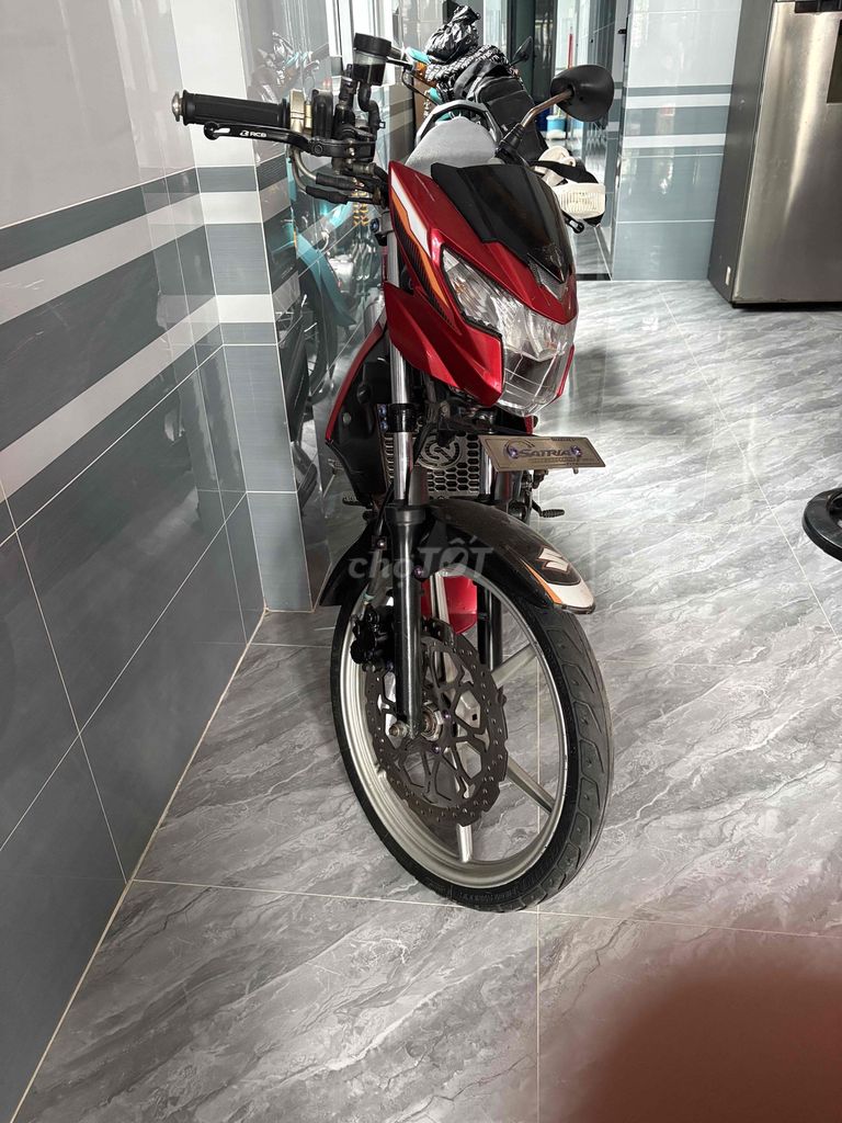Suzuki Satria 2018 Đỏ đen. Mua bán Xe máy tại Huyện Thạnh Trị Sóc Trăng được đăng bởi Quang Trần hình 3