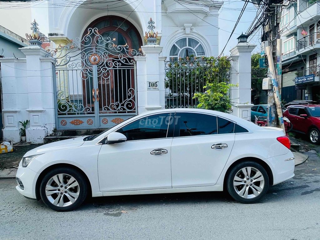 Chevrolet Cruze LTZ Trắng