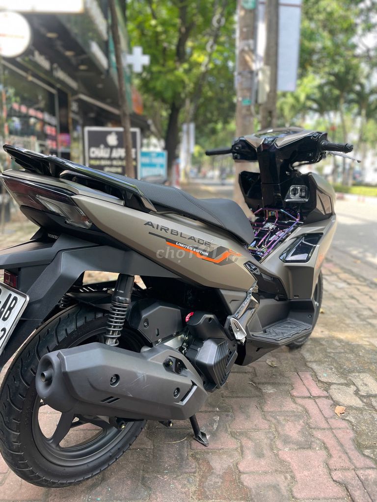 Honda Air Blade 125 2025 Nâu 1000 km. Mua bán Xe máy tại Thành phố Biên Hòa Đồng Nai được đăng bởi Phương nguyễn  hình 6