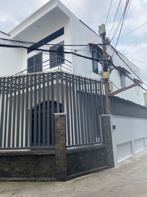 Townhouse 122 m² · 3 bed · Đường Phan Văn Hớn