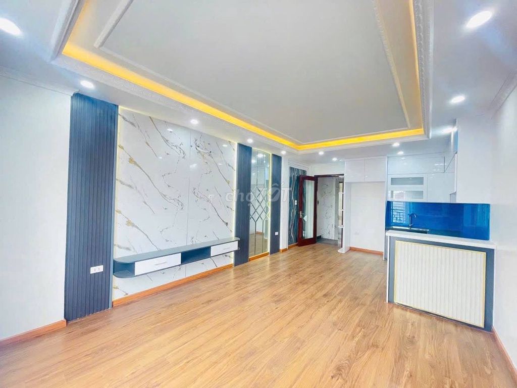 Дом 6 этажей 40 м² у расширяемой дороги 1A, более 11 млрд