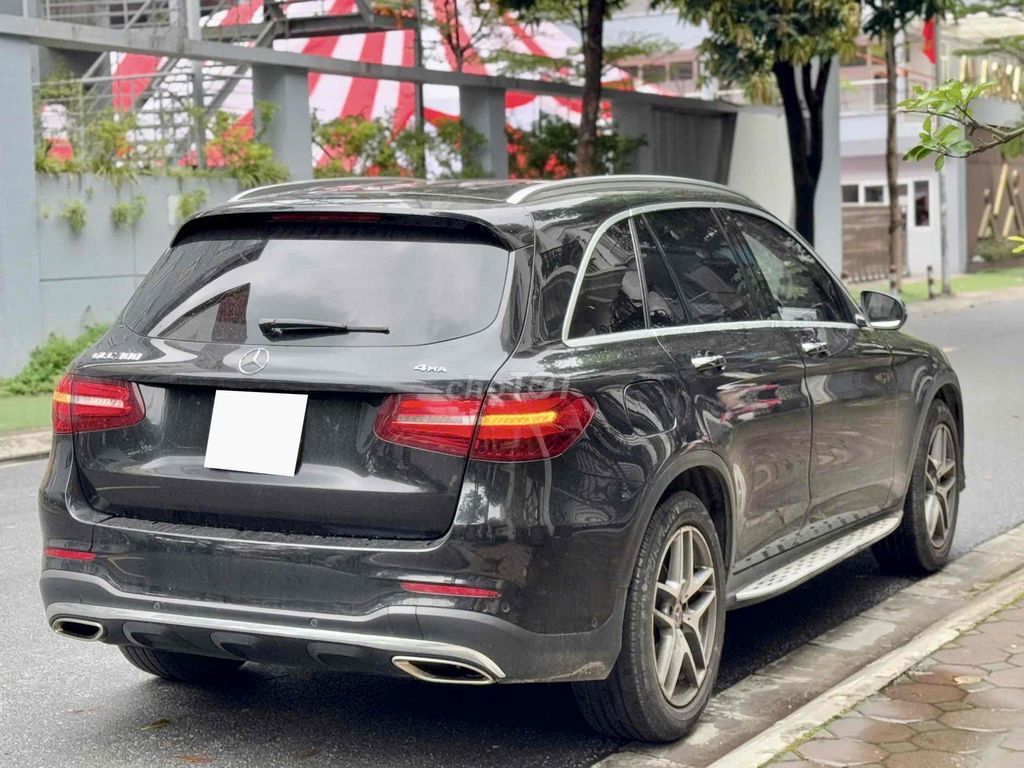 Mercedes Benz GLC300 4Matic sx 2018 đen/kem