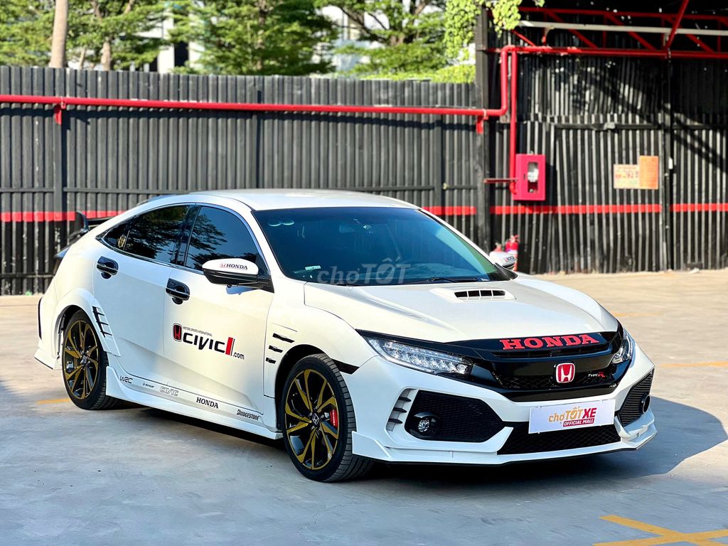 Honda Civic RS 2020 Odo 46,720km Lên Full Đồ Chơi