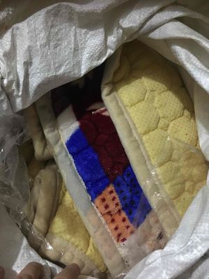 Gối hình thú, chăn lót giường trần bông mỏng. Mua bán Giường, chăn ga gối nệm tại Quận Hai Bà Trưng Hà Nội được đăng bởi Hương VT Hà nội