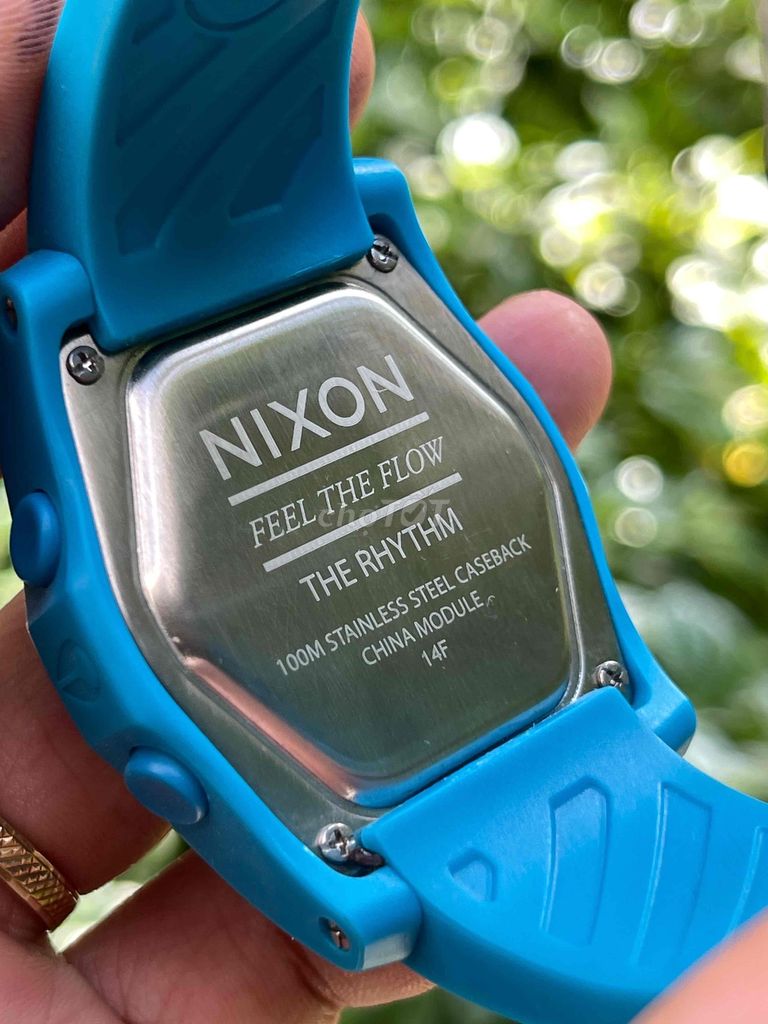 đồng hồ điện tử nixon mới nguyên tag