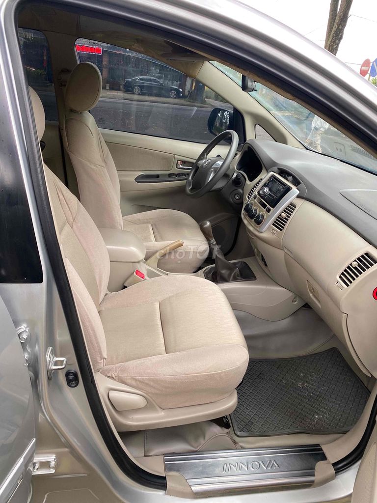 Toyota Innova 2016 2.0E - 110000 km. Mua bán Ô tô tại Thành phố Buôn Ma Thuột Đắk Lắk được đăng bởi Công Toàn hình 8