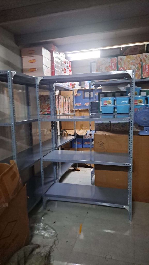 Kệ sắt V . Mua bán Tủ, kệ gia đình tại Quận 4 Tp Hồ Chí Minh được đăng bởi Kệ Sắt GIÁ XƯỞNG hình 1